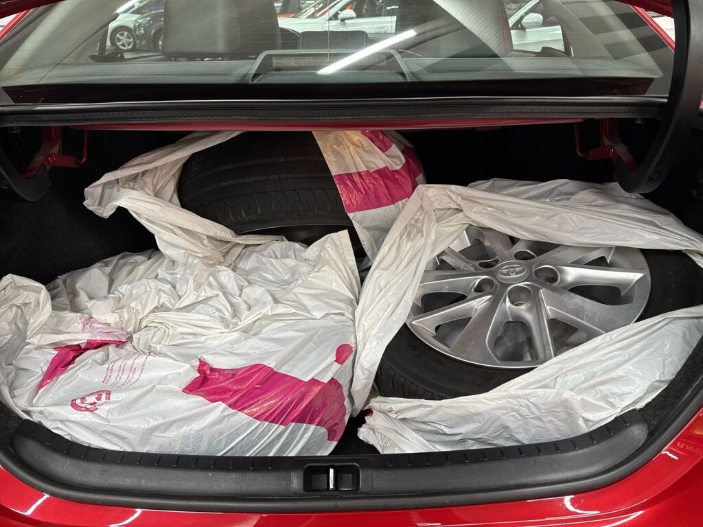 Toyota Corolla 2014 Punainen