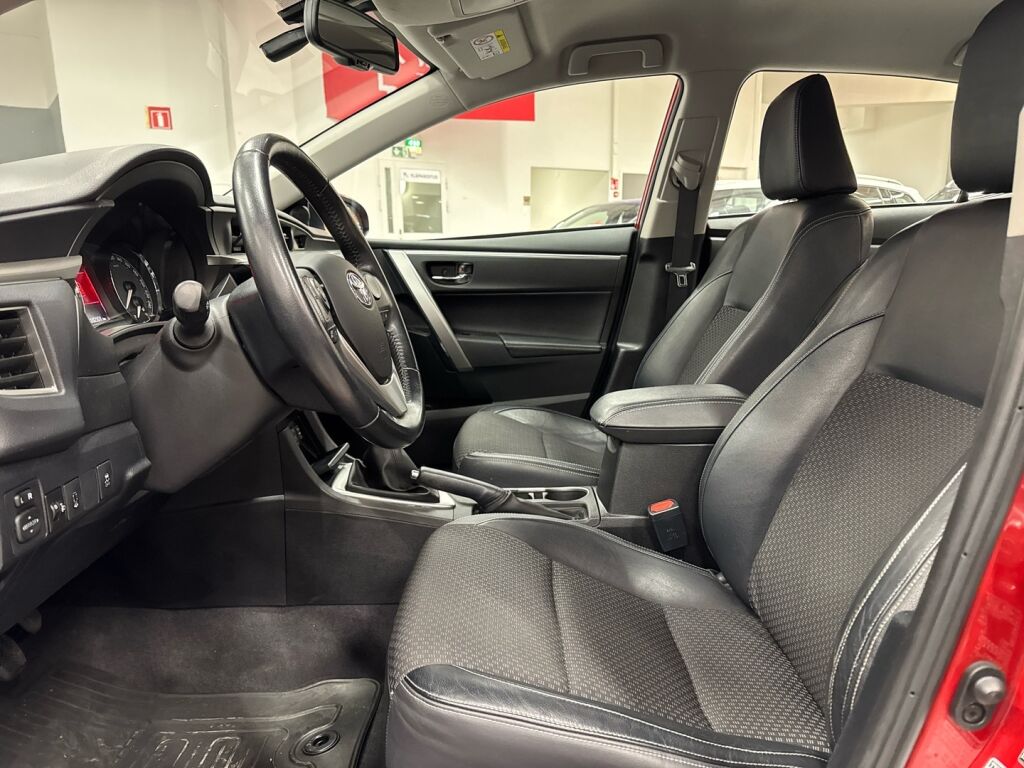 Toyota Corolla 2014 Punainen