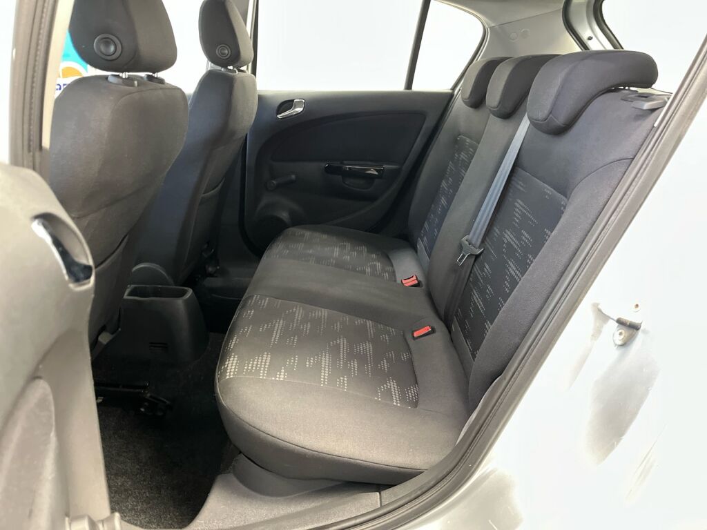 Opel Corsa 2014 Hopea