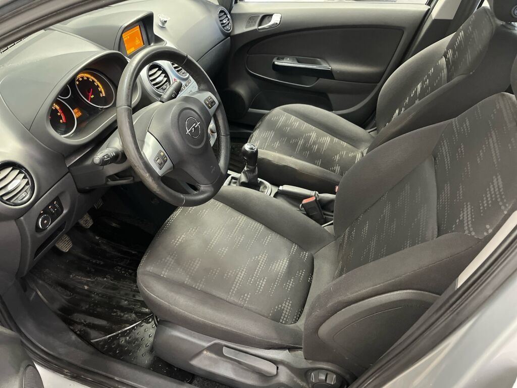Opel Corsa 2014 Hopea