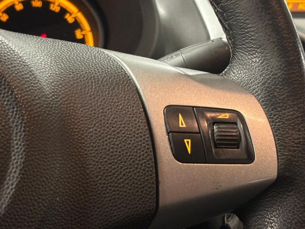 Opel Corsa 2014 Hopea