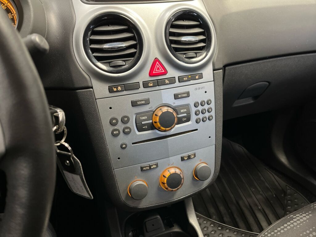 Opel Corsa 2014 Hopea