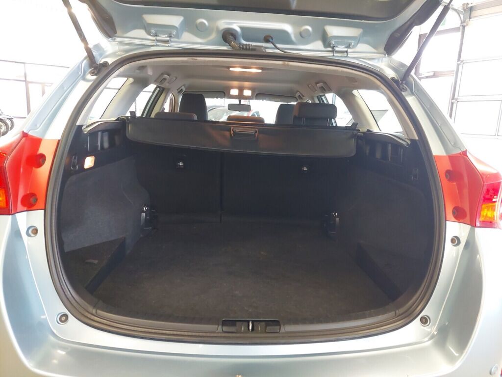 Toyota Auris 2014 Sininen