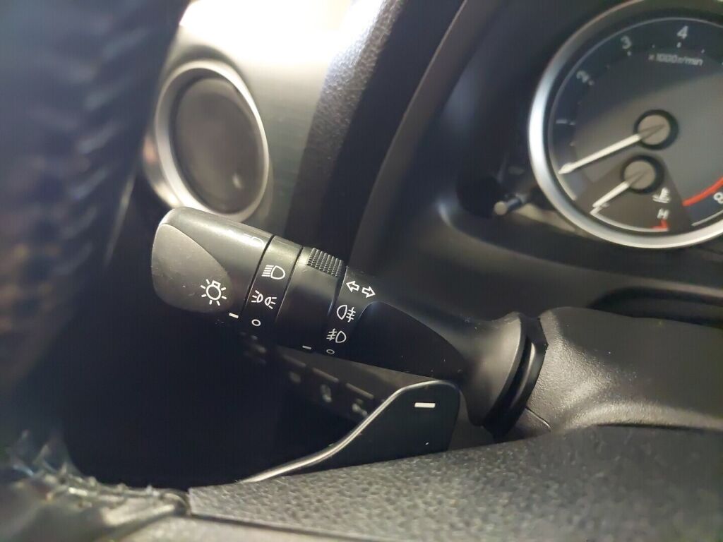Toyota Auris 2014 Sininen