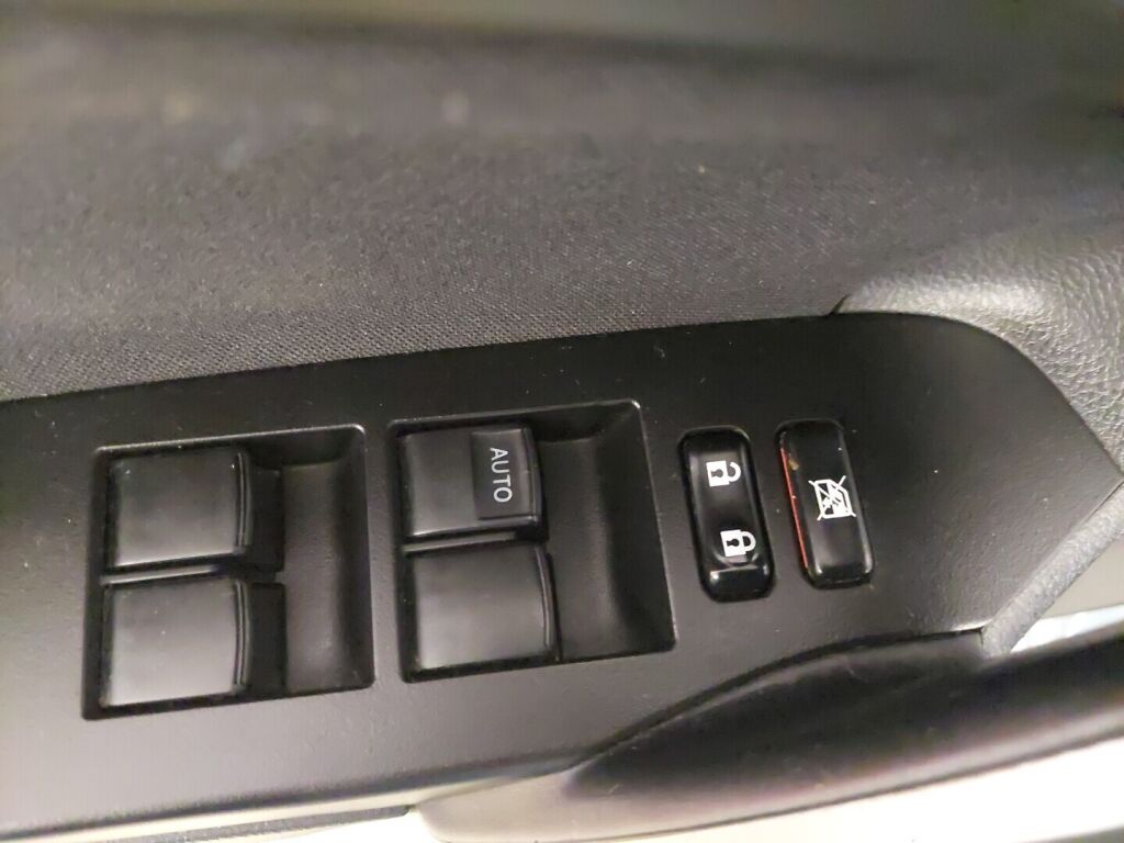 Toyota Auris 2014 Sininen