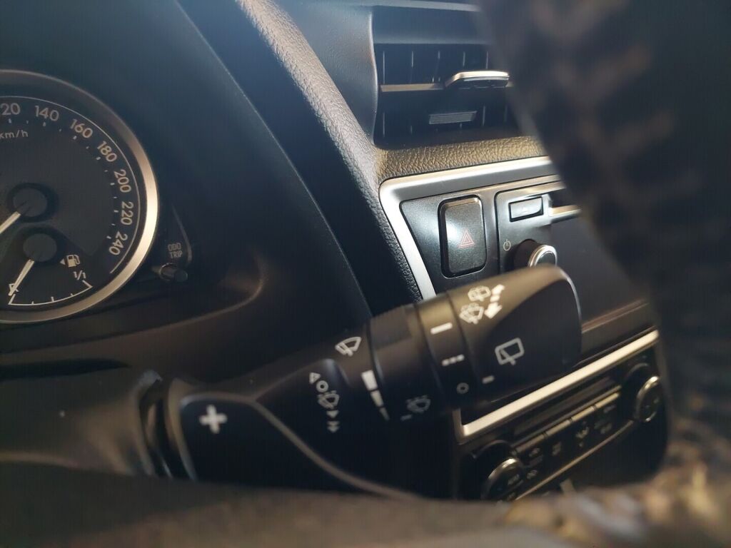 Toyota Auris 2014 Sininen