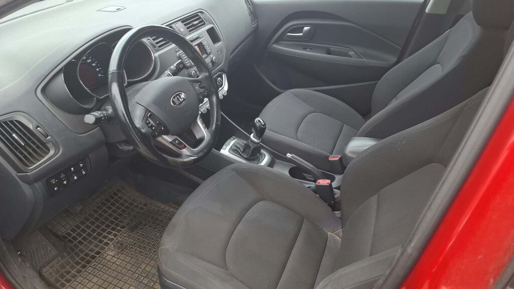 Kia Rio 2014 Punainen
