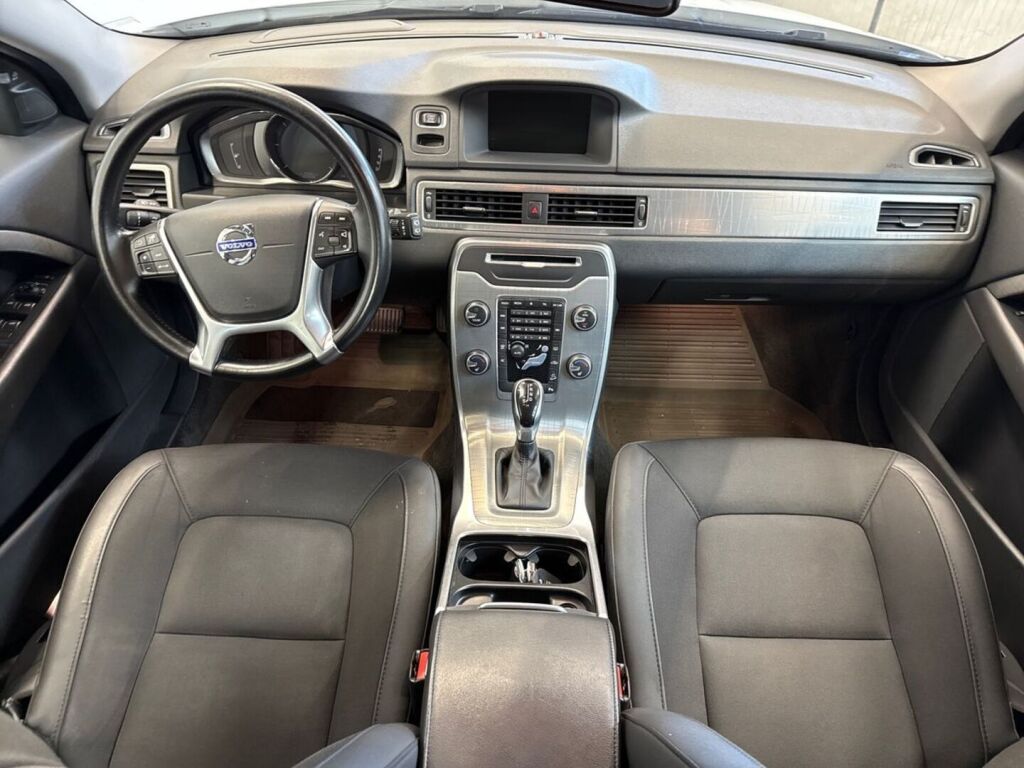 Volvo XC70 2013 Valkoinen