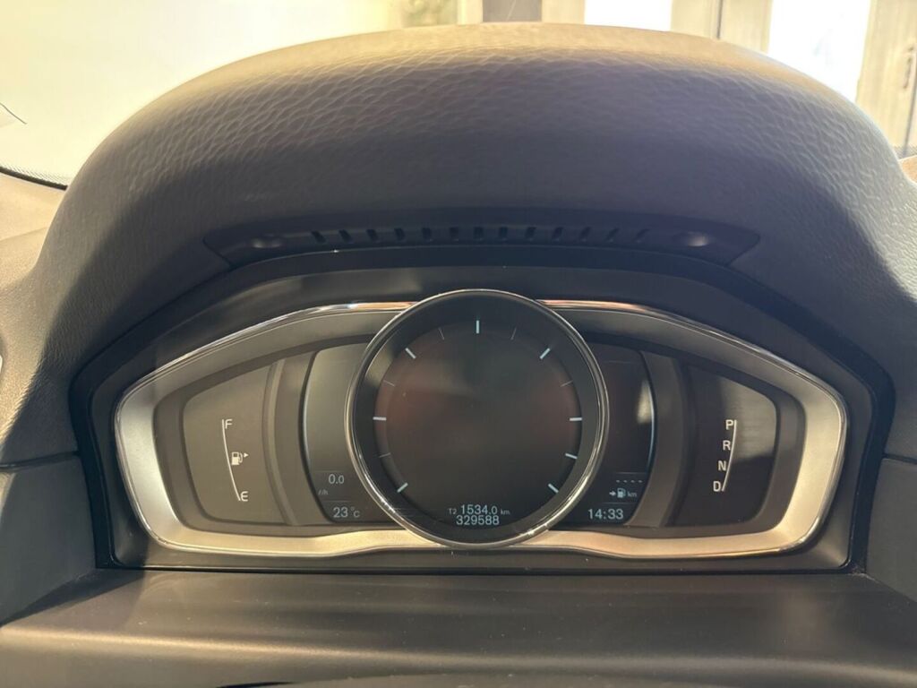 Volvo XC70 2013 Valkoinen