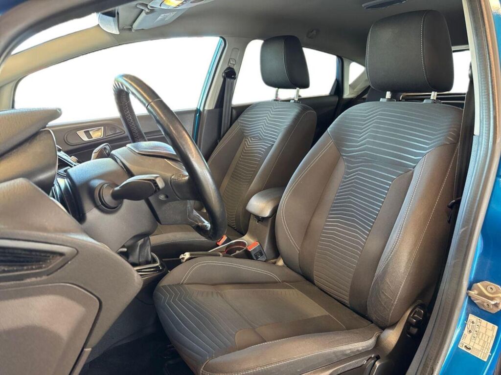 Ford Fiesta 2014 Sininen