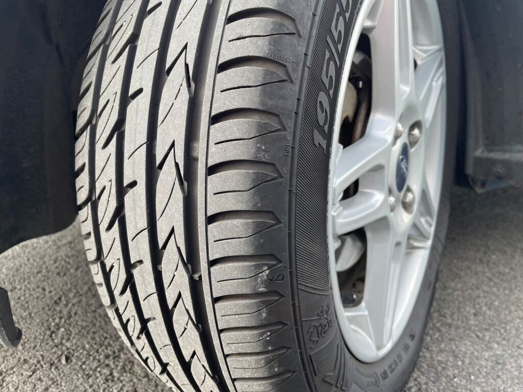 Ford Fiesta 2014 Sininen
