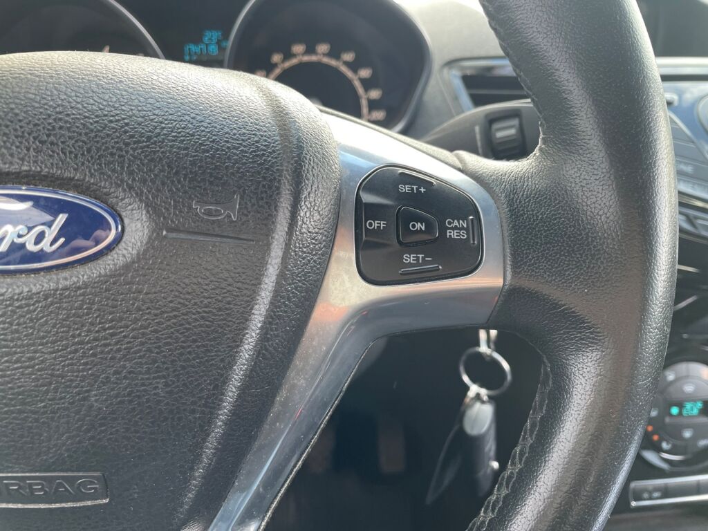 Ford Fiesta 2014 Sininen