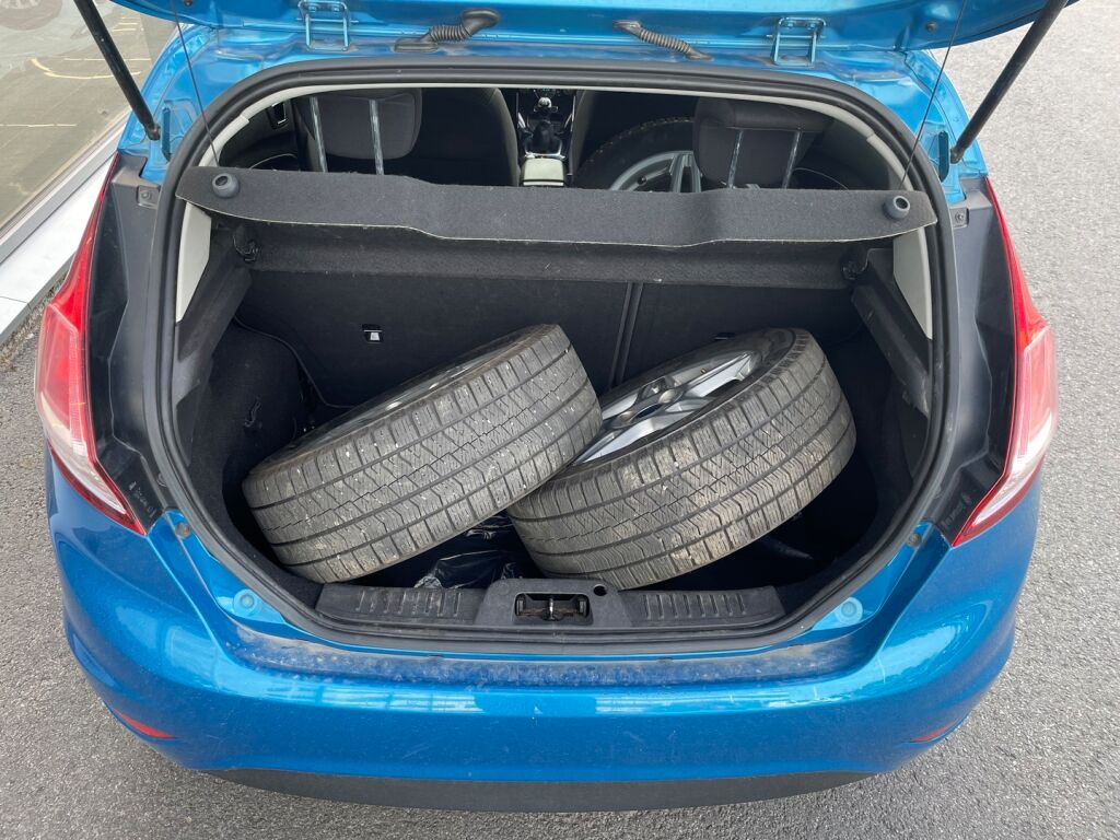 Ford Fiesta 2014 Sininen