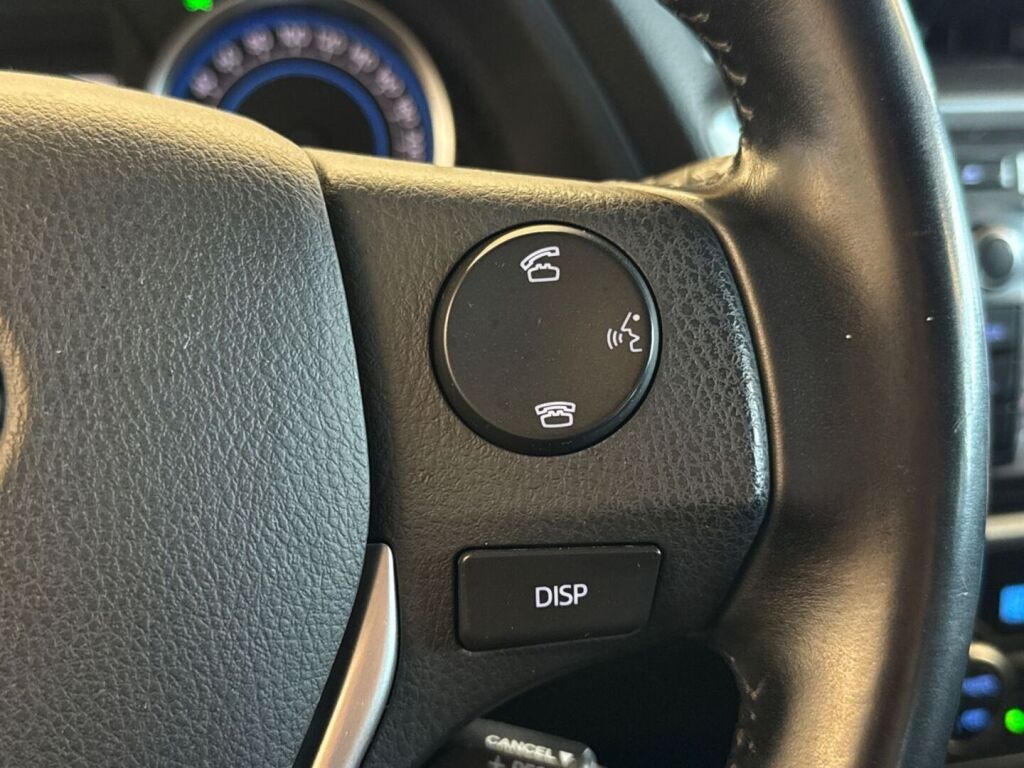 Toyota Auris 2014 Punainen
