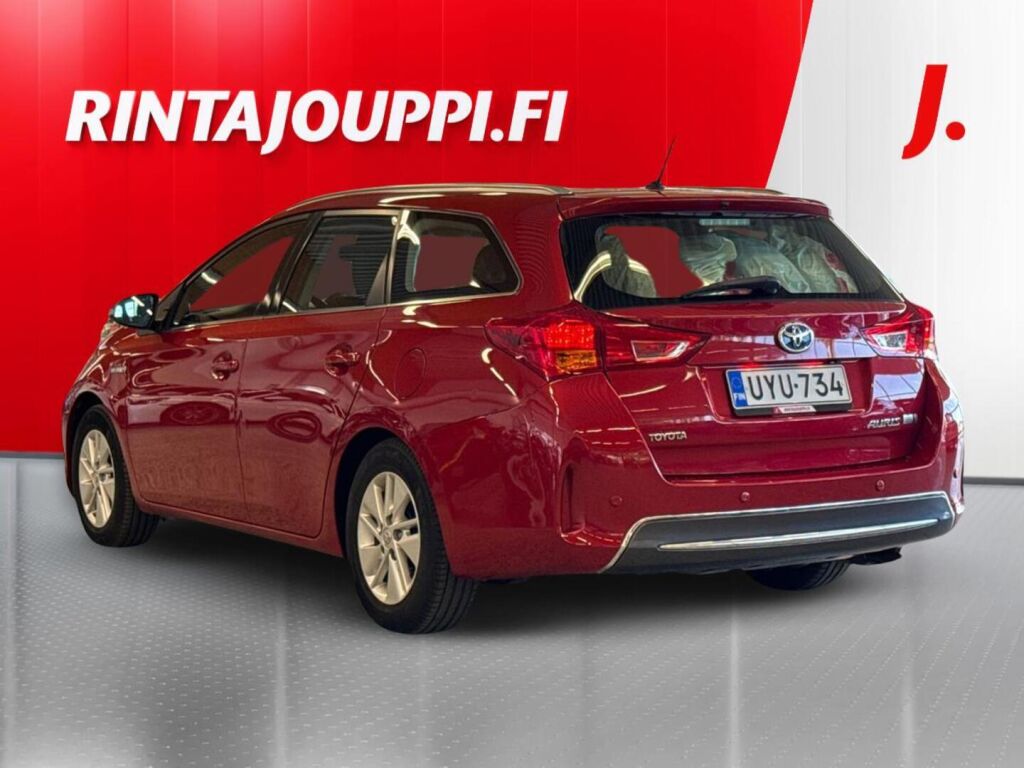 Toyota Auris 2014 Punainen