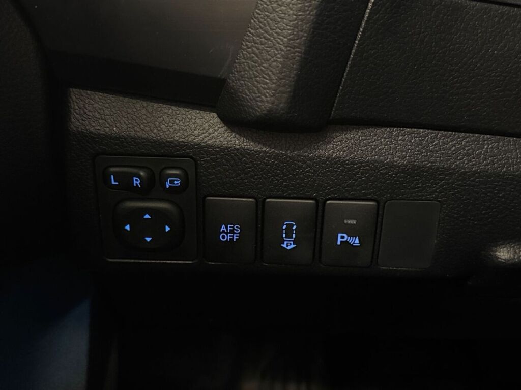 Toyota Auris 2014 Punainen
