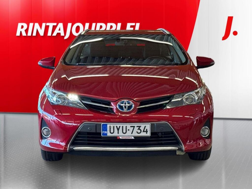 Toyota Auris 2014 Punainen