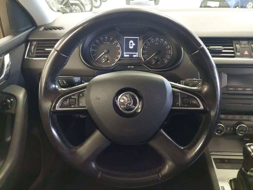 Skoda Octavia 2014 Ruskea (beige)