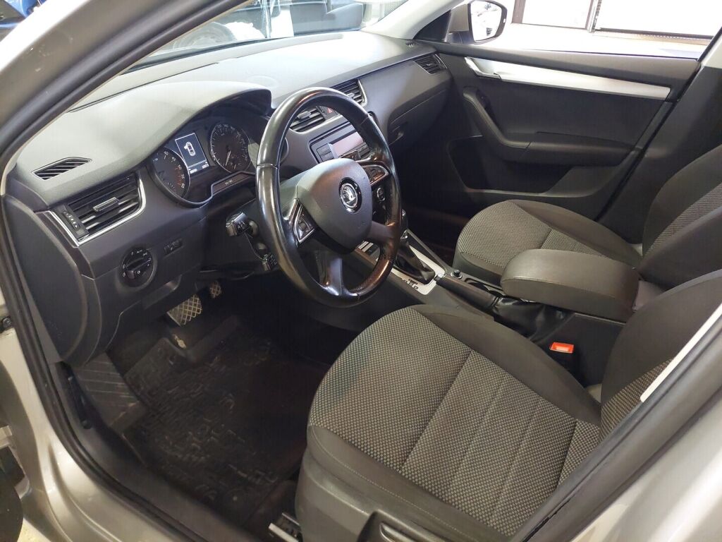 Skoda Octavia 2014 Ruskea (beige)