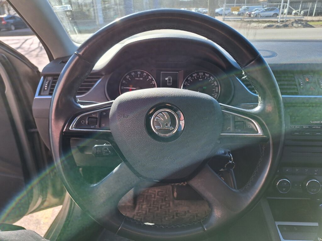 Skoda Octavia 2014 Ruskea (beige)