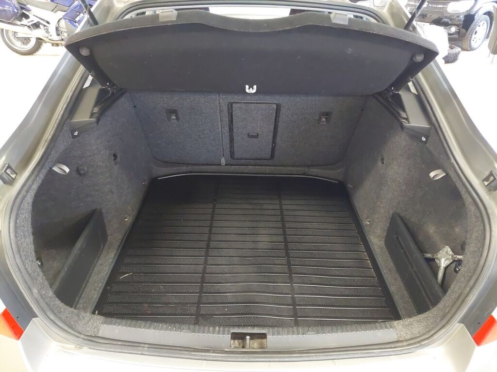 Skoda Octavia 2014 Ruskea (beige)