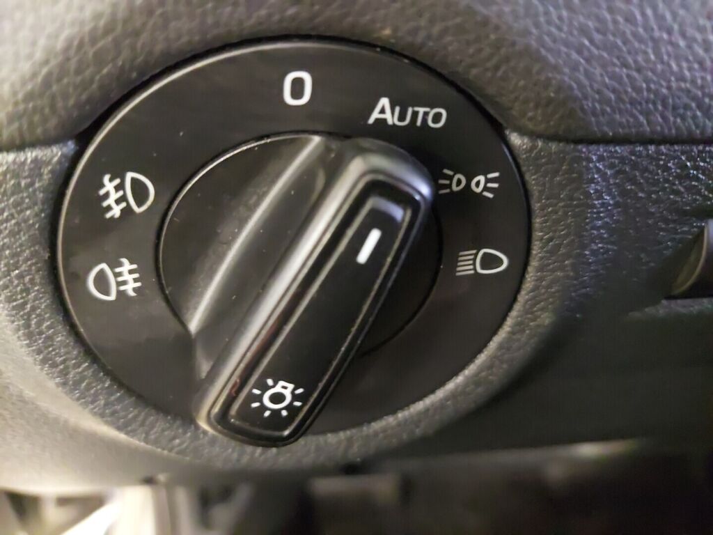Skoda Octavia 2014 Ruskea (beige)
