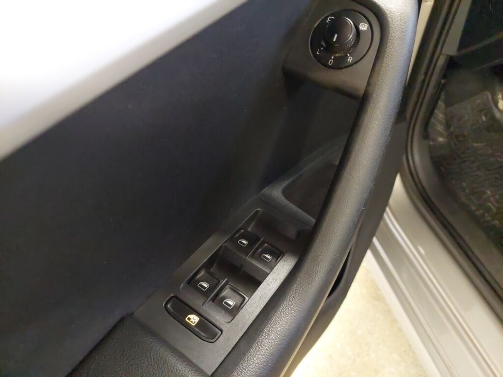 Skoda Octavia 2014 Ruskea (beige)