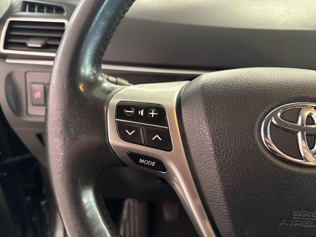 Toyota Verso 2014 Harmaa