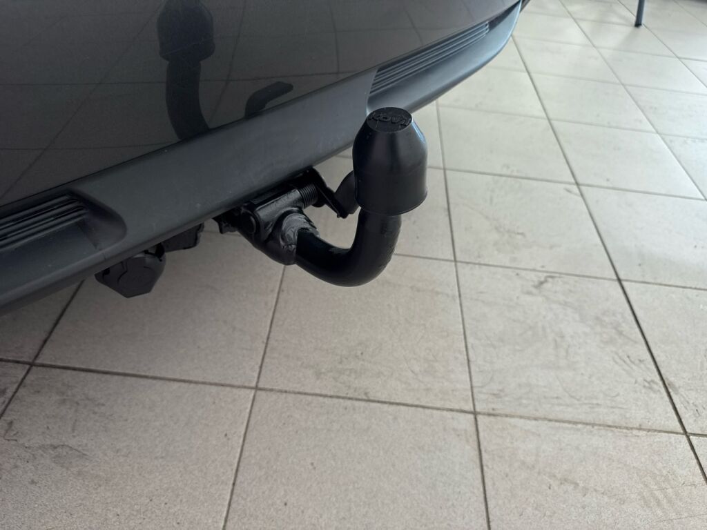 Toyota Verso 2014 Harmaa