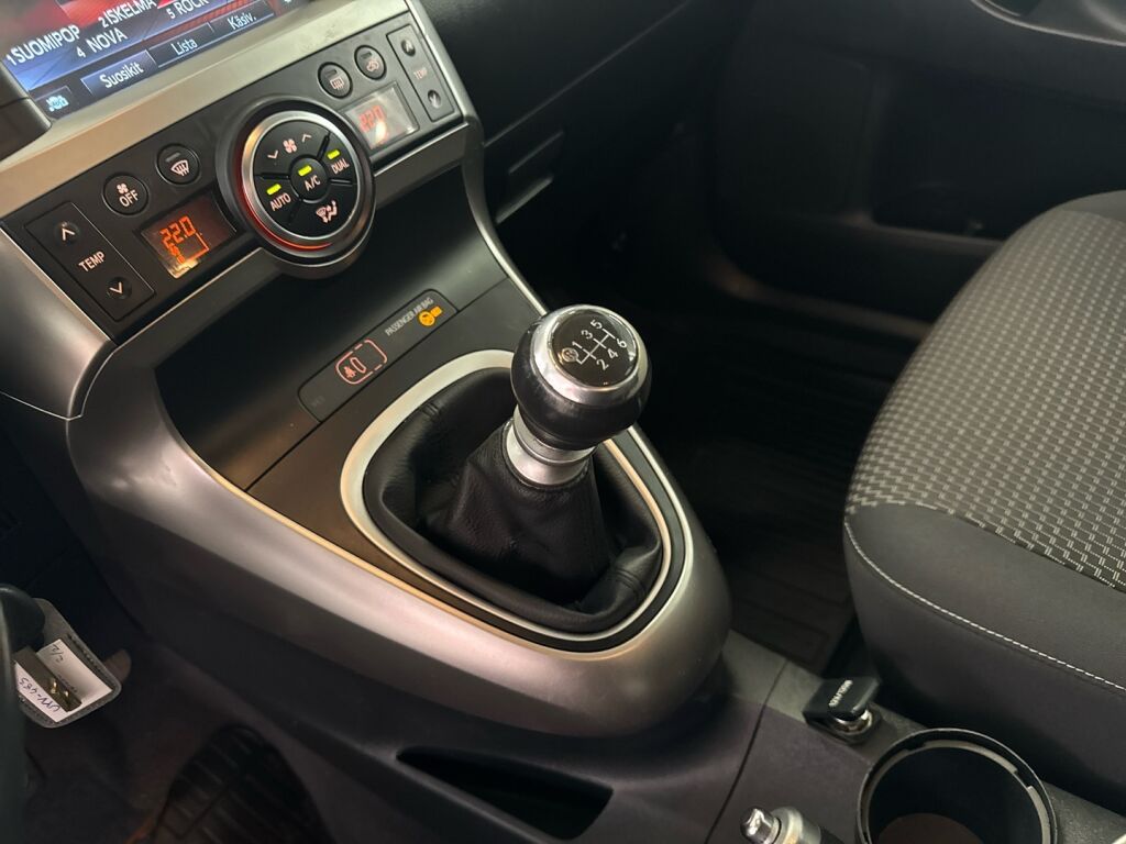 Toyota Verso 2014 Harmaa