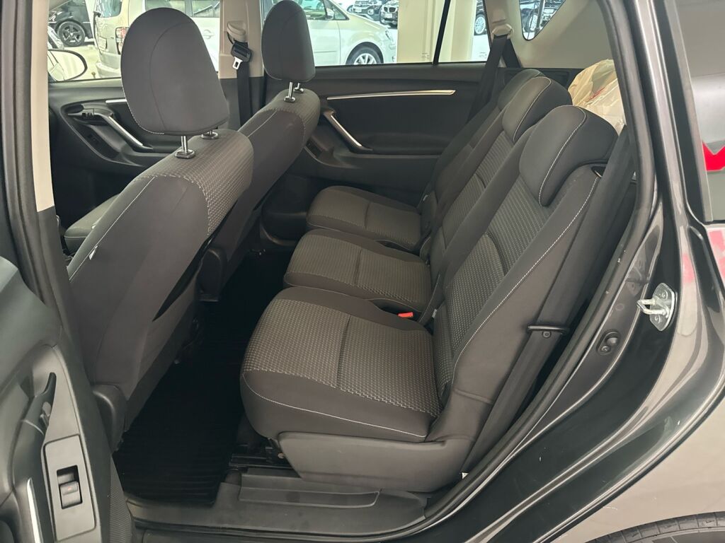 Toyota Verso 2014 Harmaa