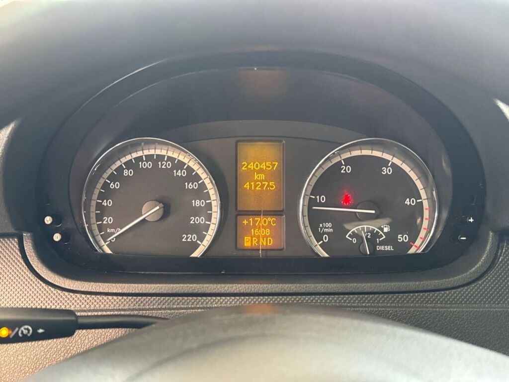 Mercedes-Benz Vito 2014 Ruskea (beige)