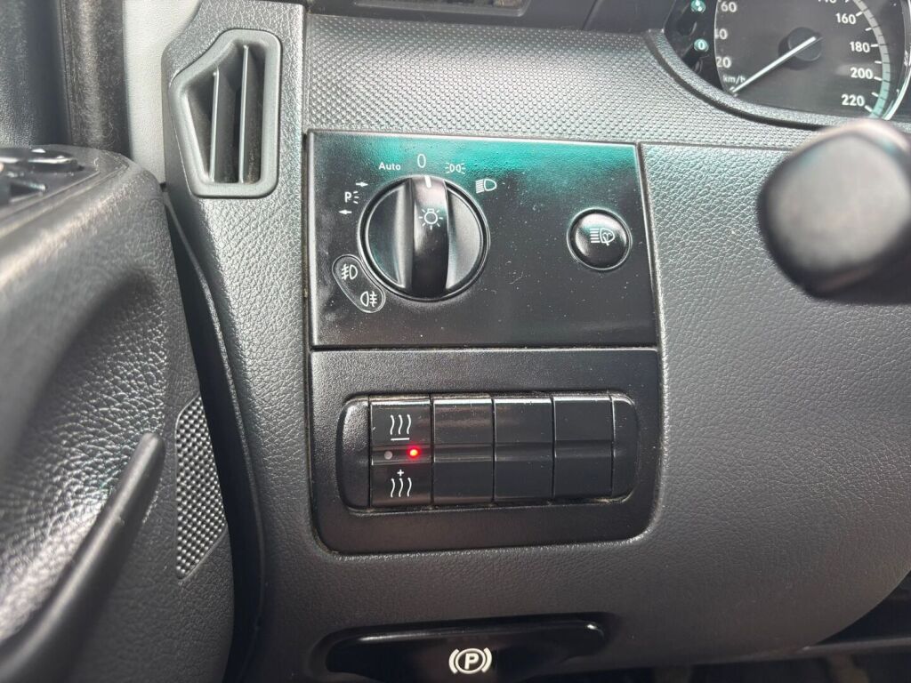Mercedes-Benz Vito 2014 Ruskea (beige)