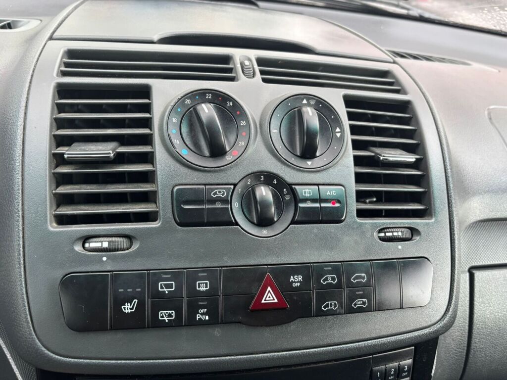 Mercedes-Benz Vito 2014 Ruskea (beige)