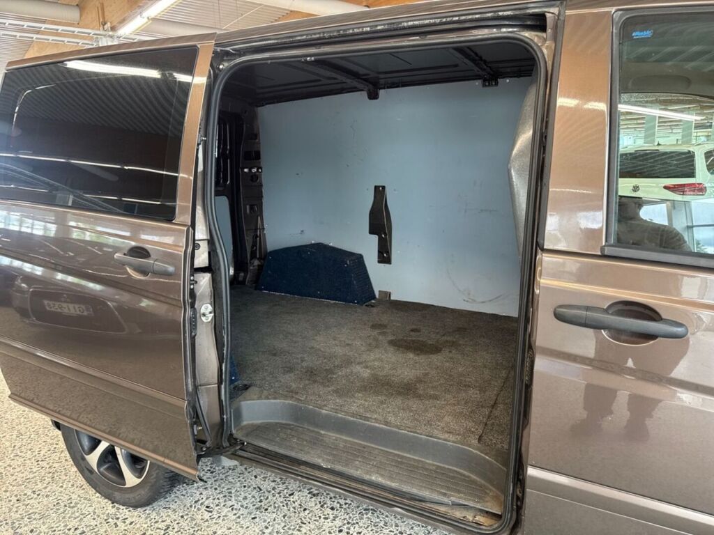 Mercedes-Benz Vito 2014 Ruskea (beige)