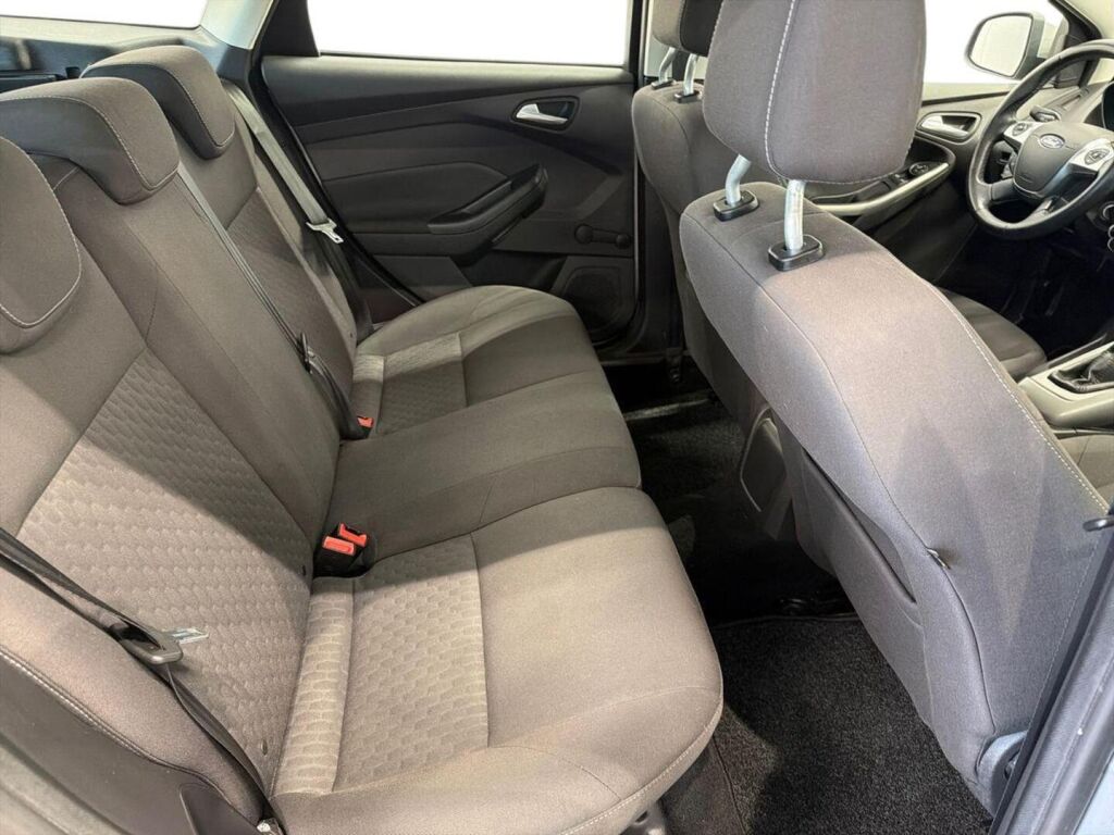Ford Focus 2014 Harmaa