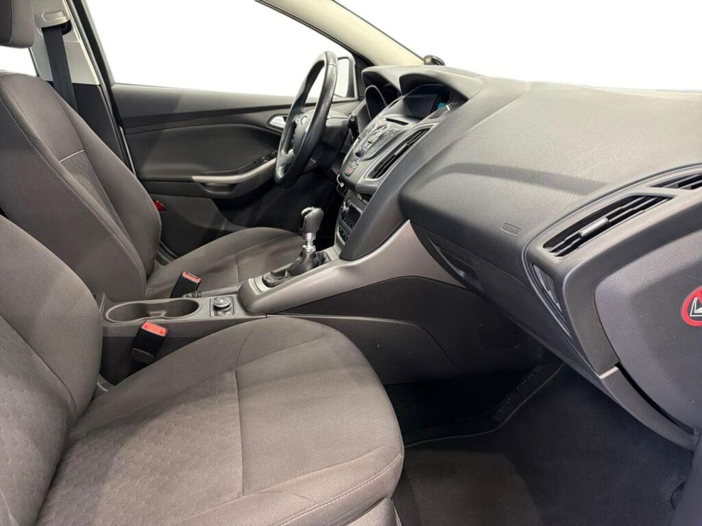 Ford Focus 2014 Harmaa