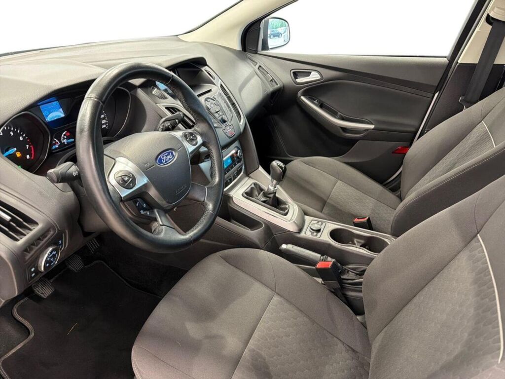 Ford Focus 2014 Harmaa
