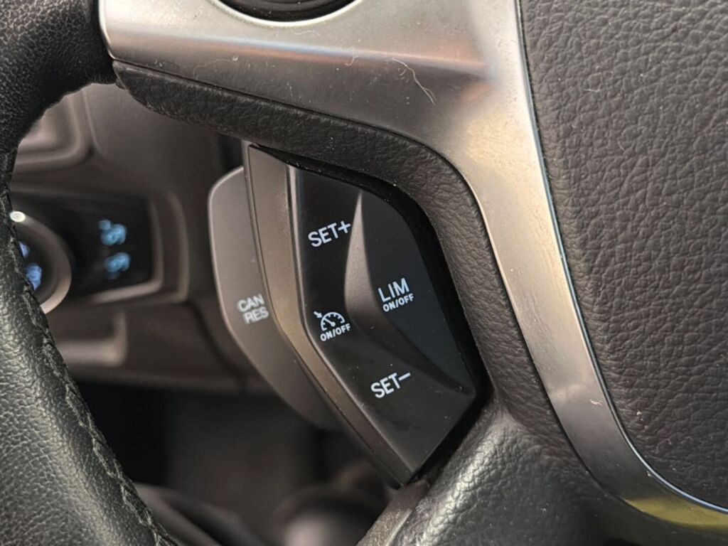 Ford Focus 2014 Harmaa