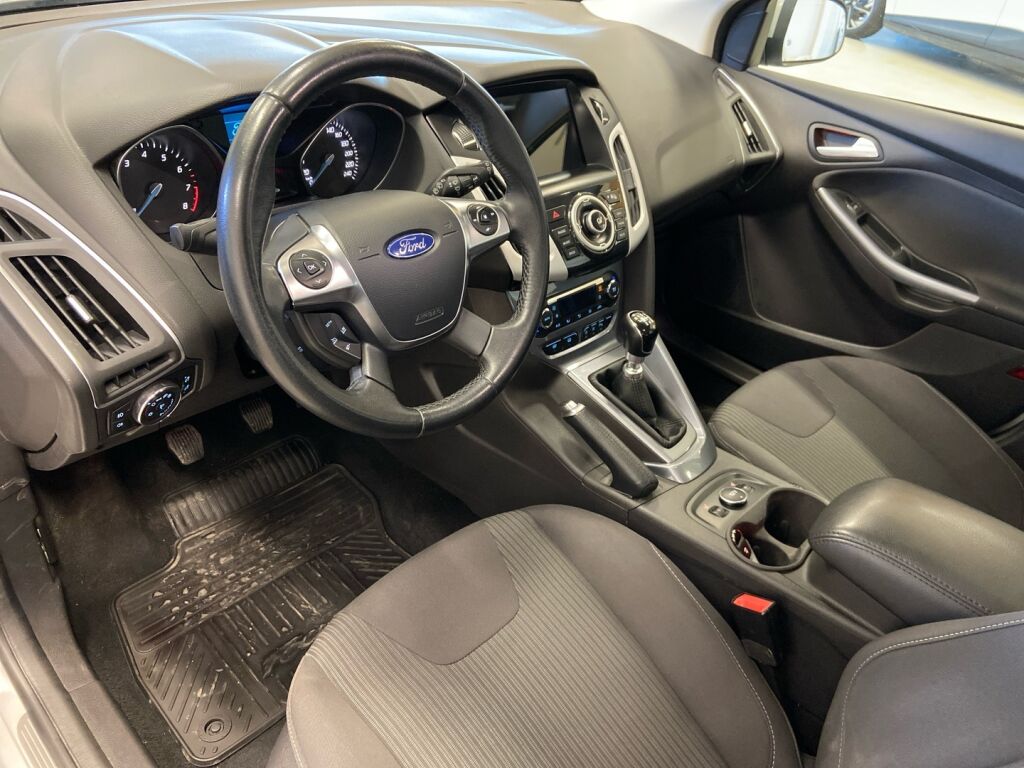 Ford Focus 2014 Harmaa