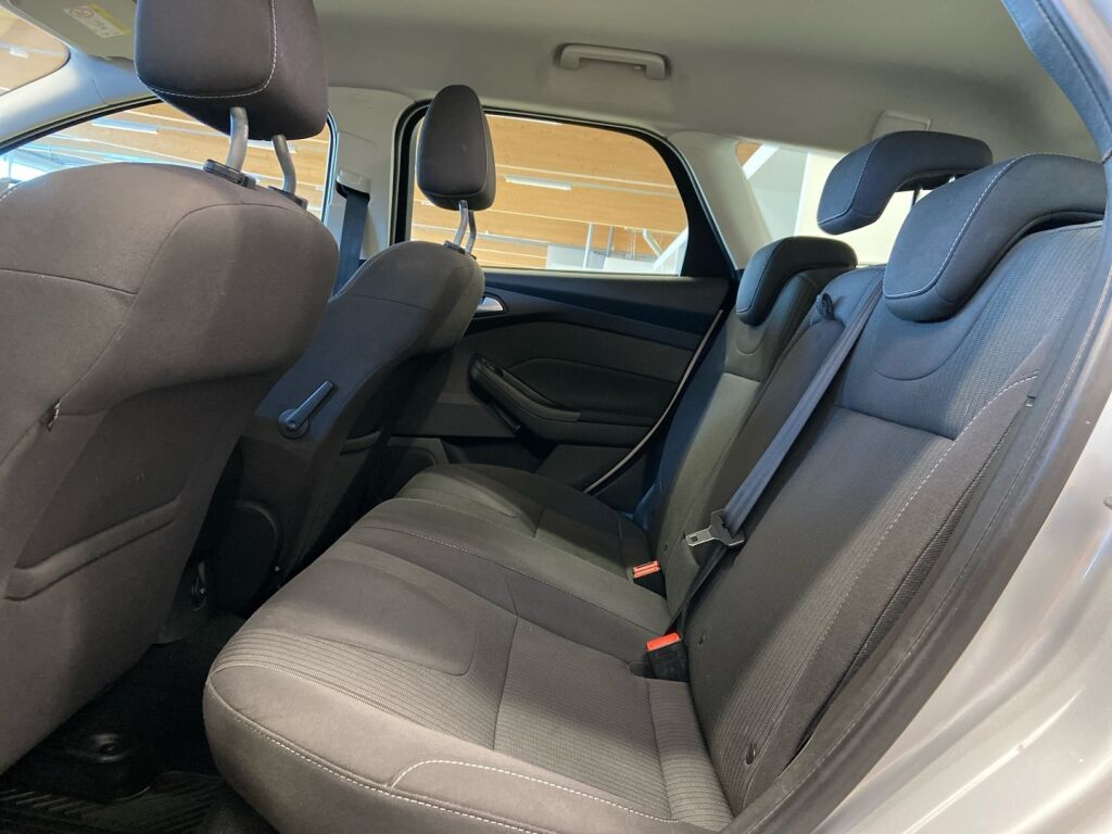 Ford Focus 2014 Harmaa