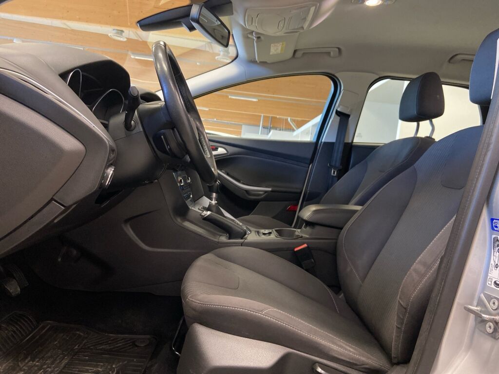 Ford Focus 2014 Harmaa