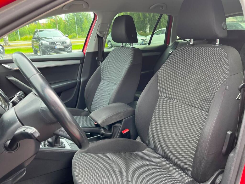 Skoda Octavia 2014 Punainen