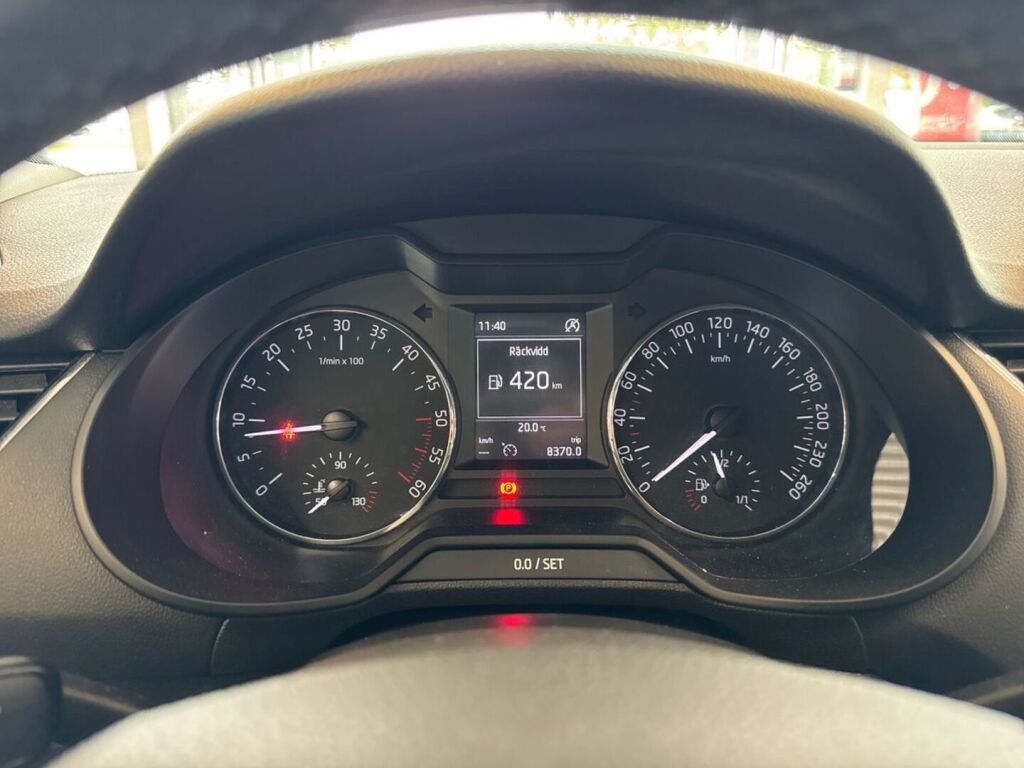 Skoda Octavia 2014 Punainen