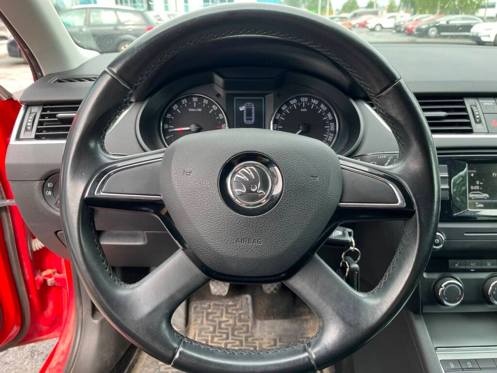Skoda Octavia 2014 Punainen