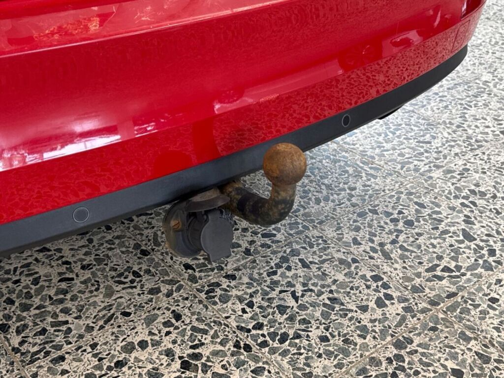 Skoda Octavia 2014 Punainen