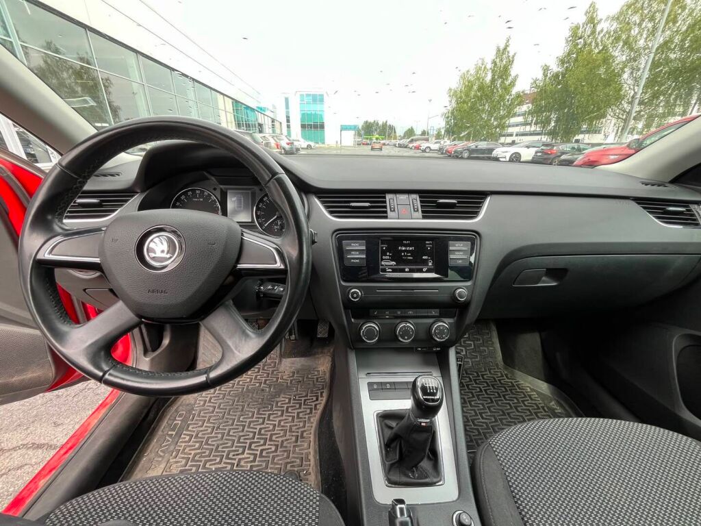 Skoda Octavia 2014 Punainen