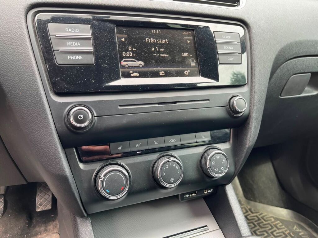 Skoda Octavia 2014 Punainen