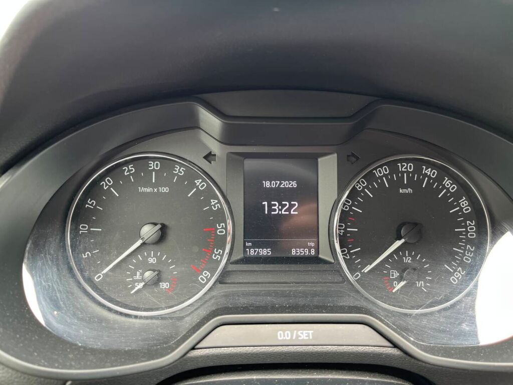 Skoda Octavia 2014 Punainen