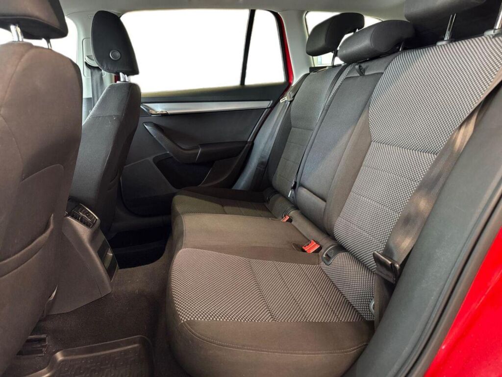 Skoda Octavia 2014 Punainen